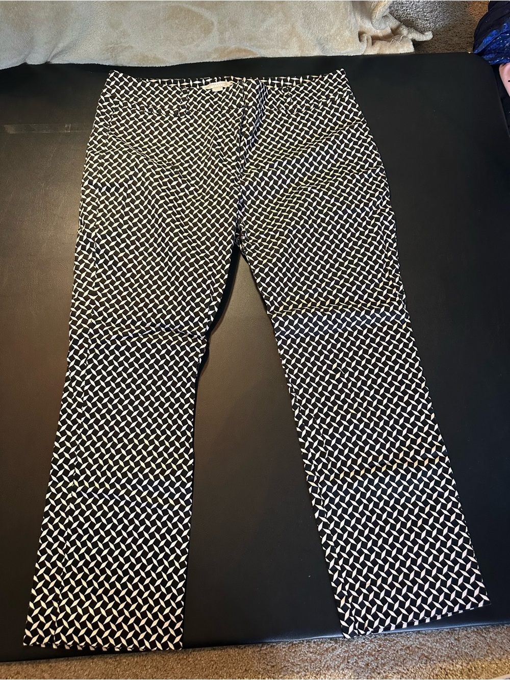 New York & Company 7th Avenue Geometric Print Ankle Pants Women’s Size 6 Black W